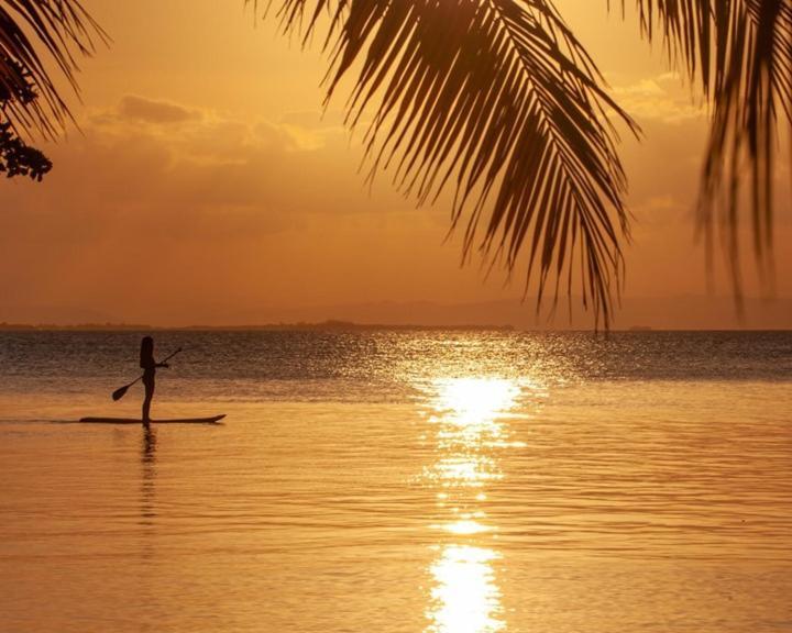 Pelican Beach Resort South Water Caye Dangriga Eksteriør billede